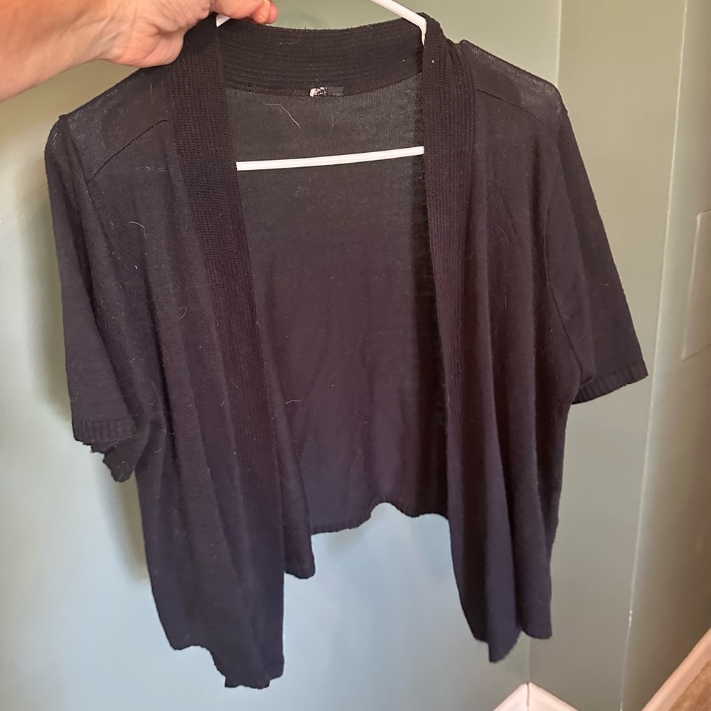 Size 1X Black Open-Front Short Sleeve Cardigan - Women Tops - Picture 3 of 6